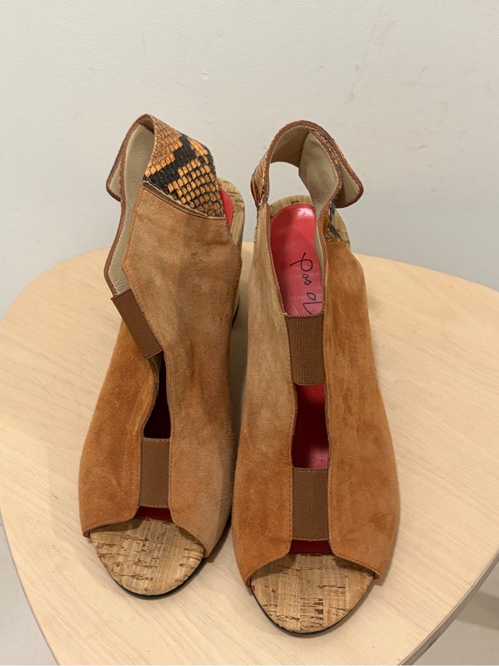 Women's Open-Toe Suede Chunky Heel Sandals in Tan. Size 38